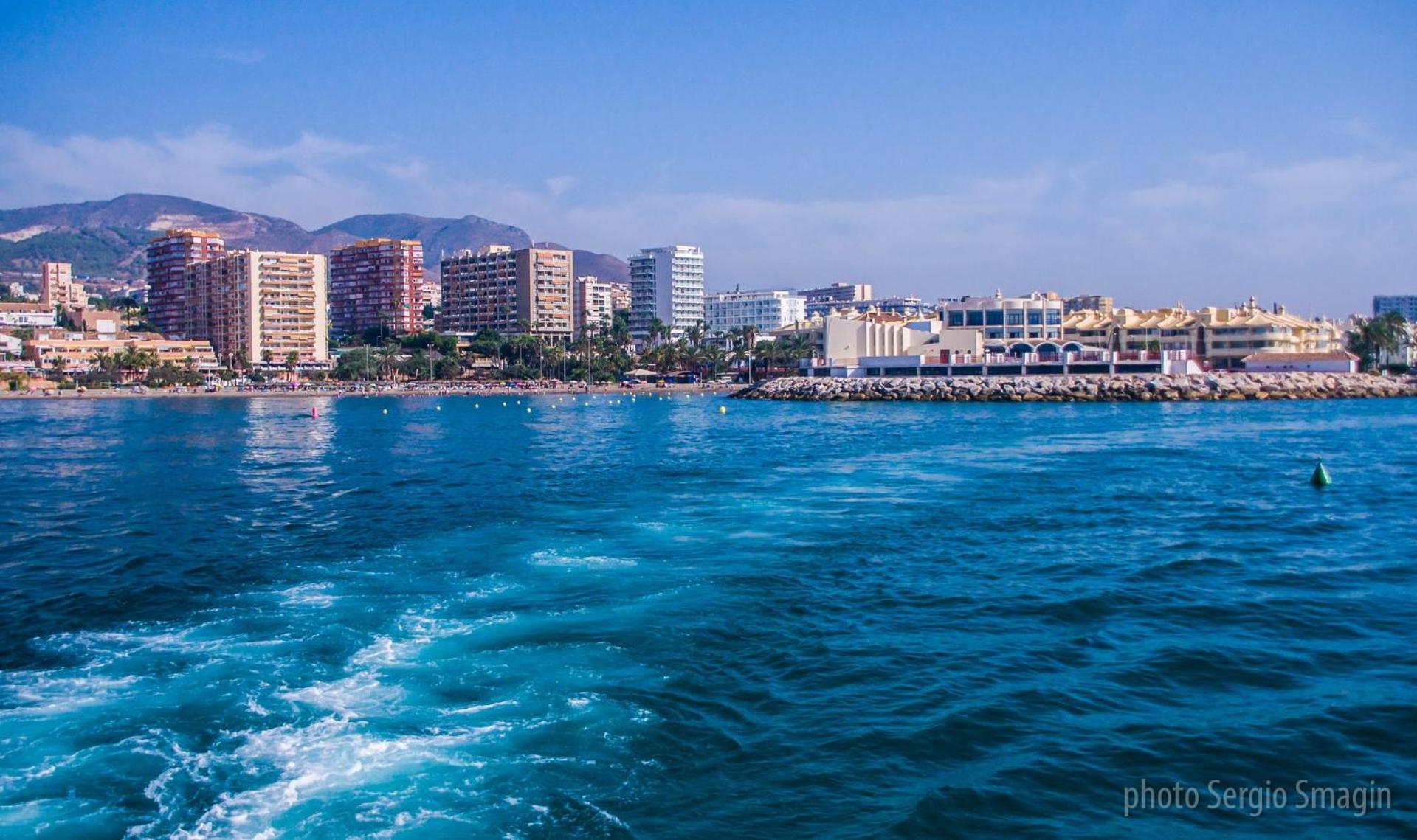 135 Agata Apartamentos. Piscina Y Playa. A Corta Distancia Del Centro. 贝纳尔马德纳 外观 照片