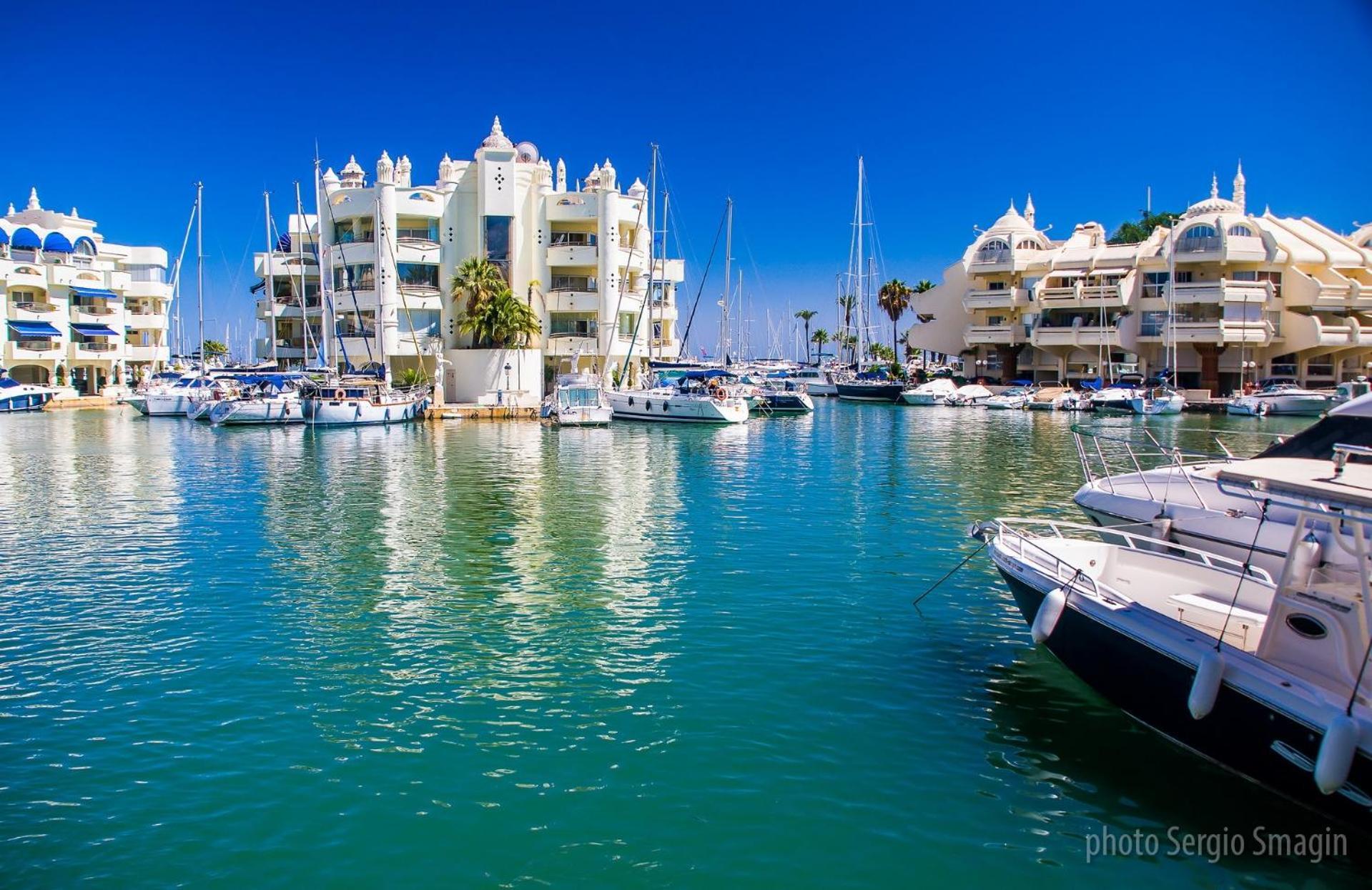 135 Agata Apartamentos. Piscina Y Playa. A Corta Distancia Del Centro. 贝纳尔马德纳 外观 照片