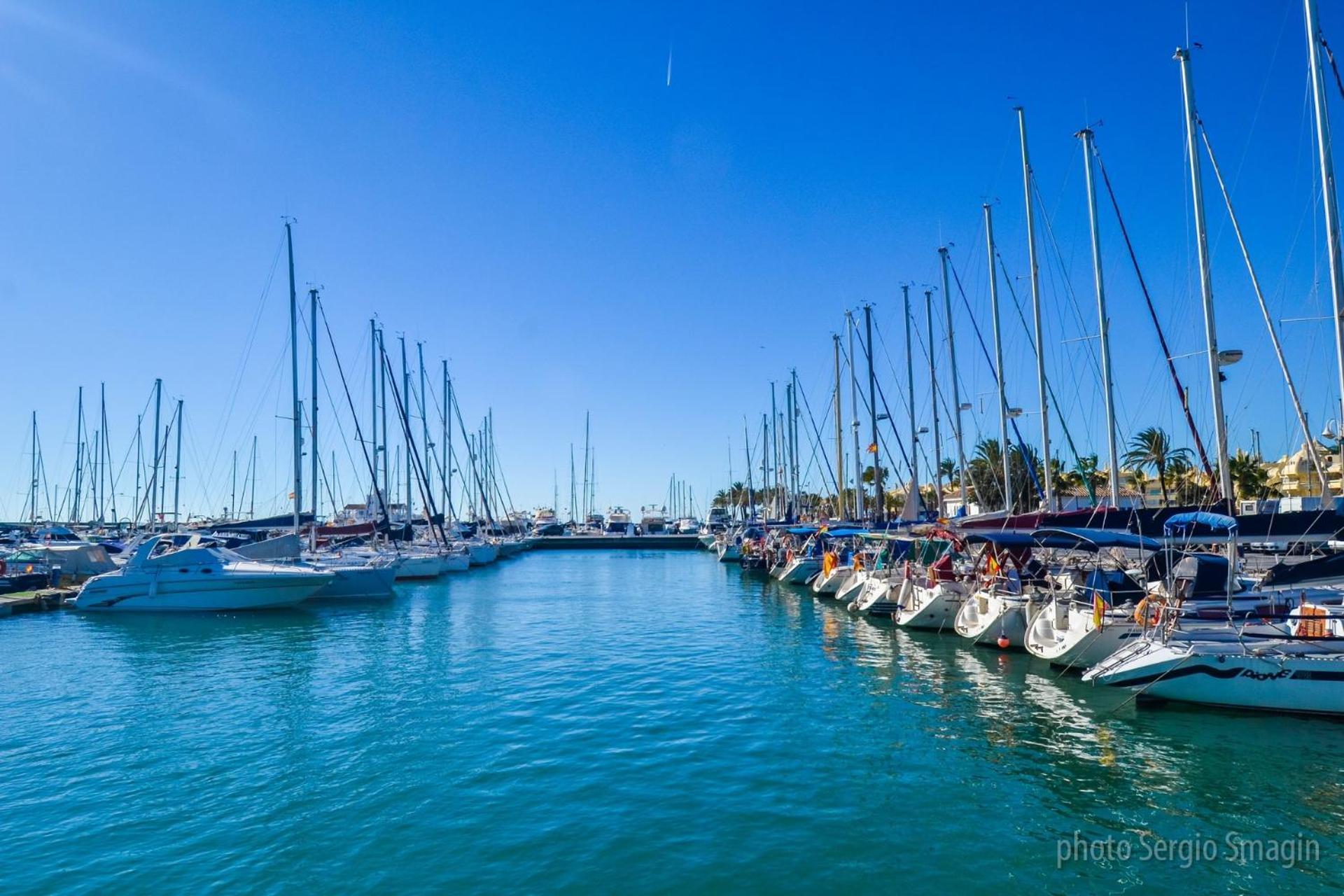 135 Agata Apartamentos. Piscina Y Playa. A Corta Distancia Del Centro. 贝纳尔马德纳 外观 照片
